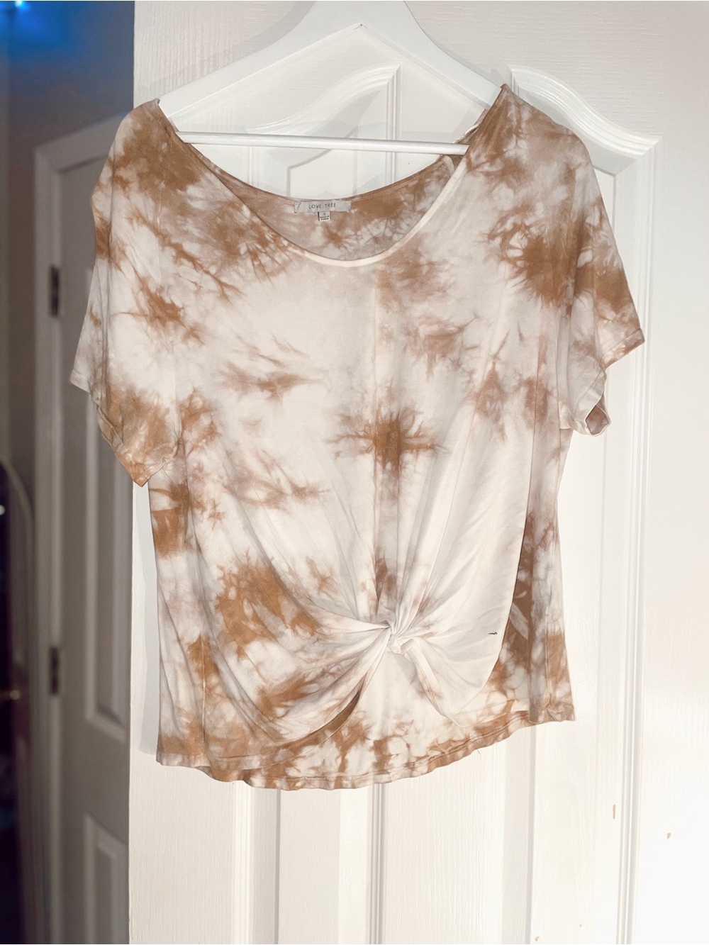 Tie-Dye Knot Front Women's Tee - Brown/White